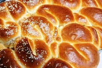 Ατομικά φουσκωτά τσουρέκια σοκολάτας