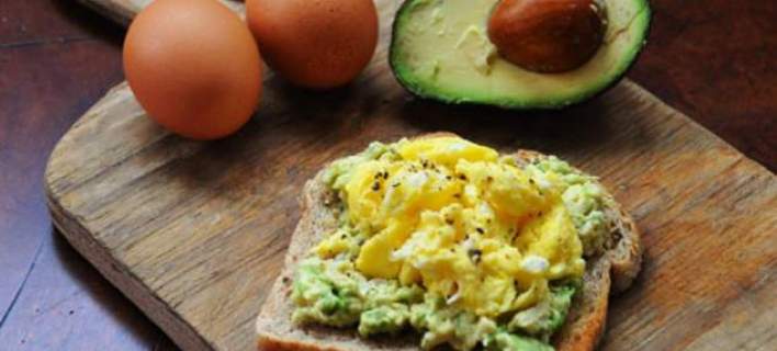 Καθαρή τροφή: Αβοκάντο με ομελέτα