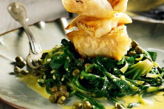 Μπακαλιάρος τηγανητός με σταμναγκάθι