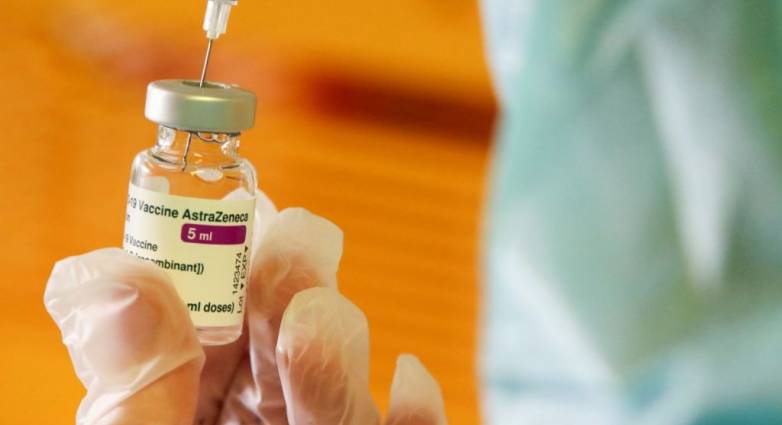 Συνεδριάζει σήμερα η Εθνική Επιτροπή Εμβολιασμών για το AstraZeneca