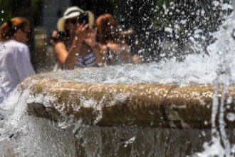 Υπουργείο Υγείας: Οδηγίες και μέτρα προφύλαξης για τον επερχόμενο καύσωνα