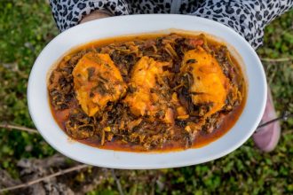 Μπακαλιάρος με χόρτα τσιγαριαστά