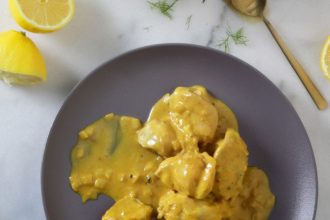 Κοτόπουλο με πάπρικα, μουστάρδα και κρασί