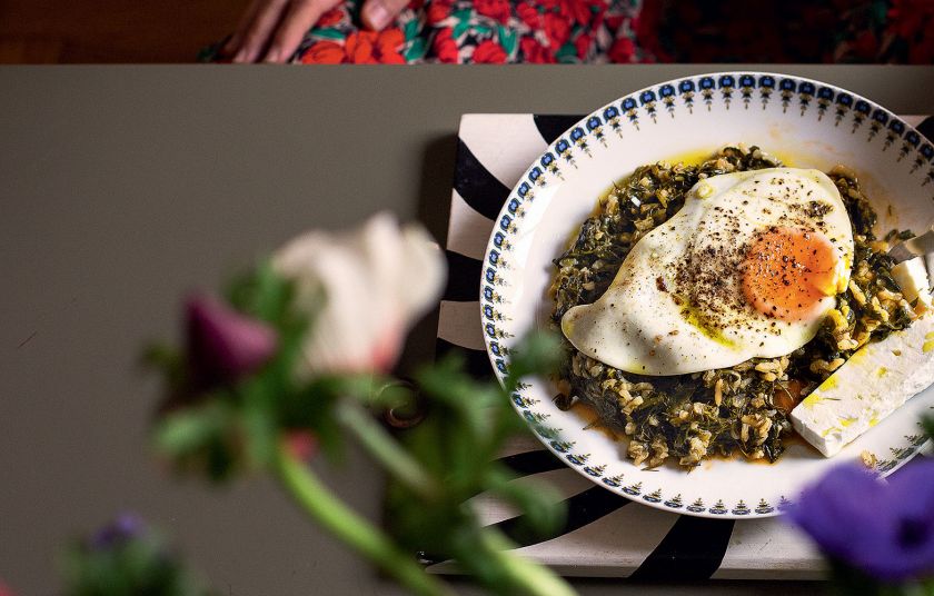 Σπανακόρυζο με αυγό μάτι