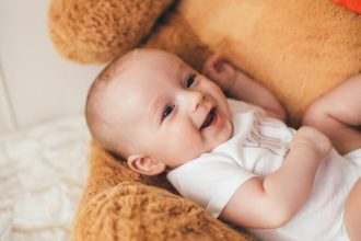 Αναπτυξιακά ορόσημα του παιδιού σας: Βρέφη 3 εβδομάδων