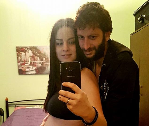 Ανήμερα Χριστούγεννα το χαρμόσυνο νέο για τη Χριστίνα και το Γιώργο