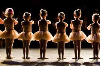 Πώς ωφελεί τα νήπια ο χορός;