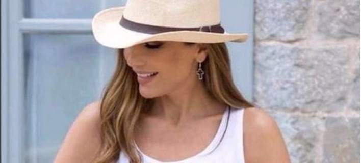 Η Δέσποινα Βανδή στα Καλάβρυτα, κυνηγάει ένα κοπάδι πρόβατα!- ΒΙΝΤΕΟ