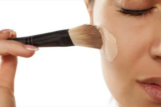 Πώς θα πετύχετε την τέλεια βάση στο μακιγιάζ