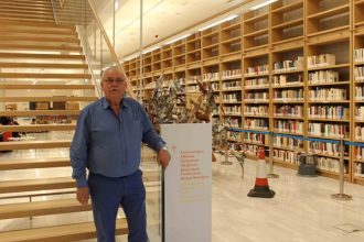 Αποχαιρετούν τον Σάκη Φαραό