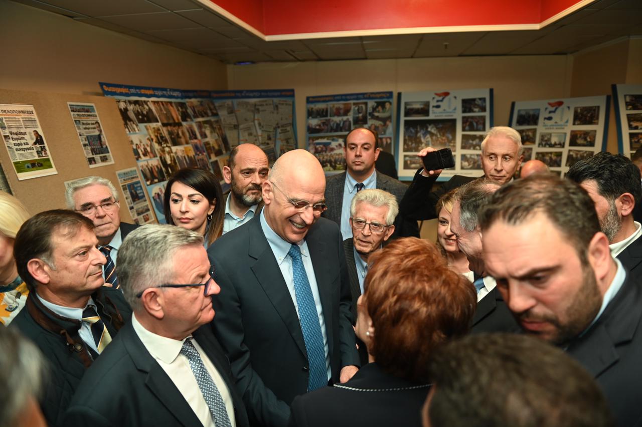 Επίσκεψη Μαρινάκη - Τσιόρδα στην έκθεση φωτογραφίας της Δ.Ε.Ε.Π. Ν.Δ. Αχαΐας