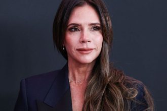Η Victoria Beckham δεν μαγειρεύει ποτέ τα Χριστούγεννα αλλά έχει αναλάβει έναν άλλο σημαντικό ρόλο