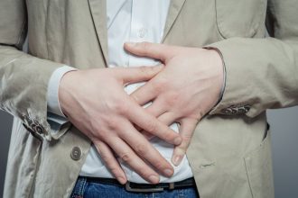 Τα συμπτώματα κακής πέψης και πώς να τα αντιμετωπίσετε