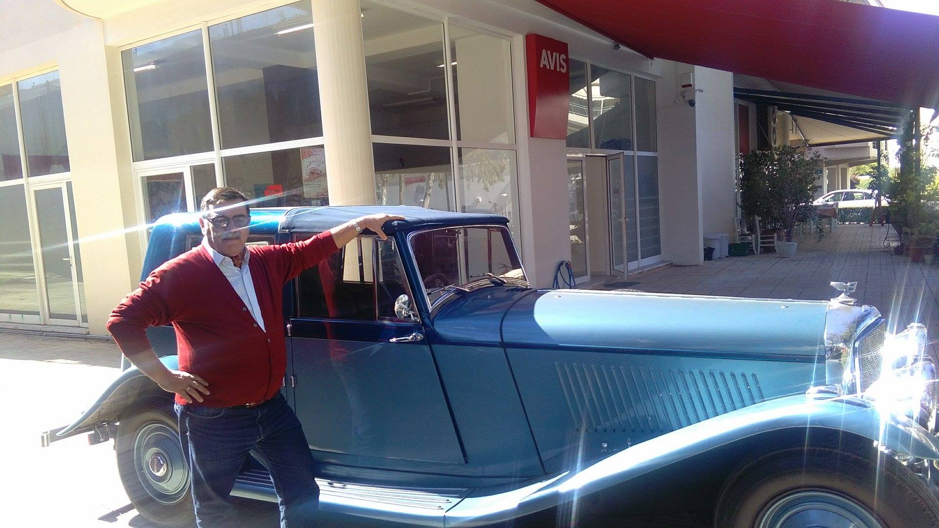 Πάτρα: Στάση στην AVIS για μια Bentley του 1948 - ΔΕΙΤΕ ΦΩΤΟΓΡΑΦΙΕΣ ΚΑΙ ΒΙΝΤΕΟ