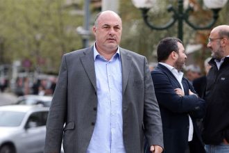 Μπέος κατά Κασσελάκη: «Δεδομένης της ιδιαιτερότητάς του φυσικό είναι να χ@@τεί…»