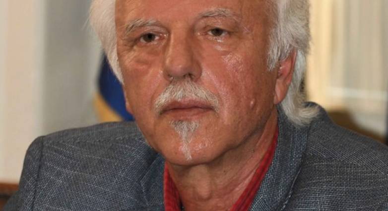 Ο Αντιδήμαρχος Διονύσης Πλέσσας στην συγκέντρωση διαμαρτυρίας των ιδιοκτητών τουριστικών λεωφορείων Αχαΐας