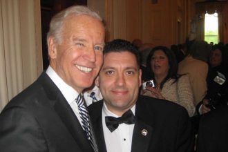 Ένα βήμα πριν την επιστροφή στο Λευκό Οίκο ο Ευάγγελος Μητσοτάκης