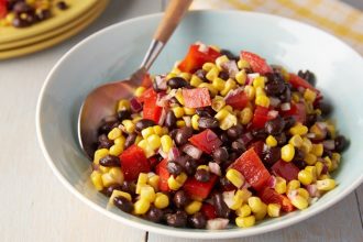 Σαλάτα με φασόλια και καλαμπόκι