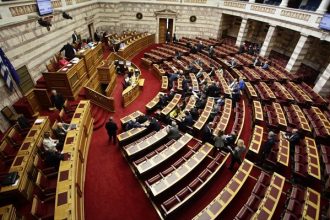 Αυτός είναι ο βουλευτής της ΝΔ που έχει κορονοϊό - Τί έγραψε ο ίδιος