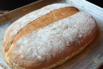 Σπιτικό αφράτο ψωμί