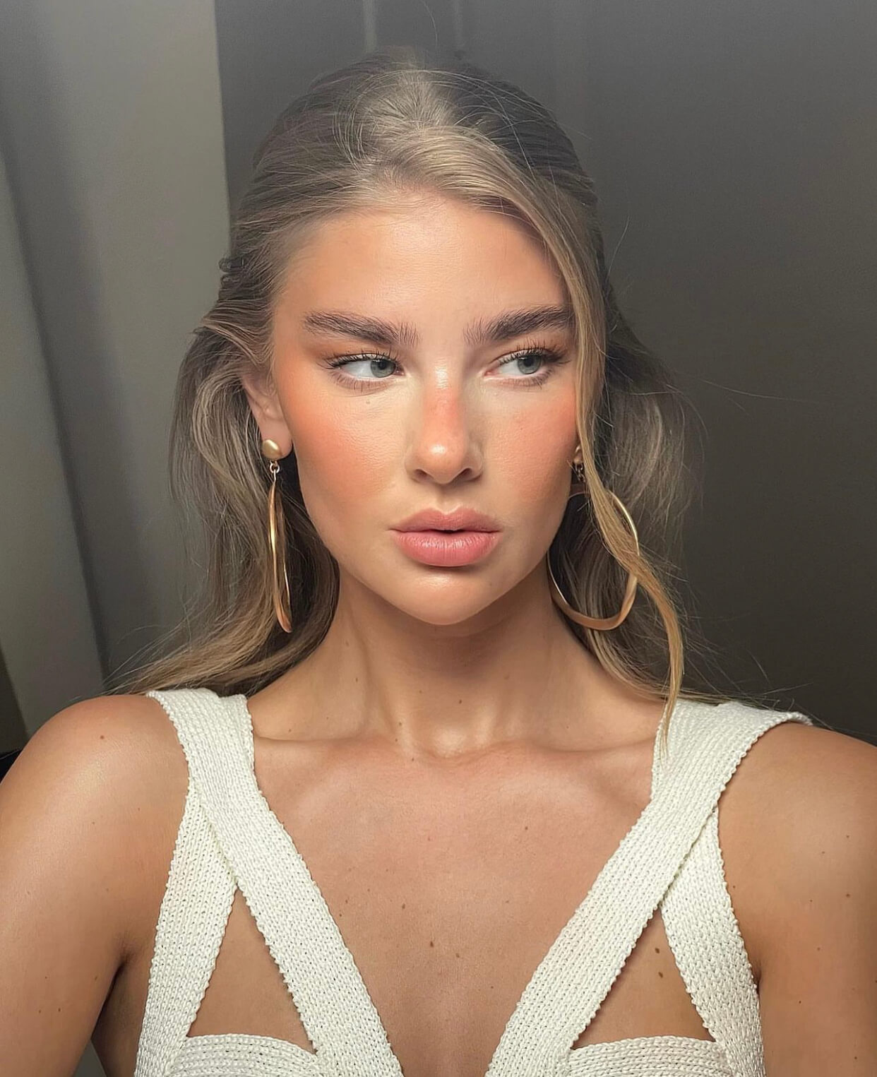 Σκέφτεστε να κάνετε Botox στα φρύδια; Τι πρέπει να γνωρίζετε πριν το δοκιμάσετε