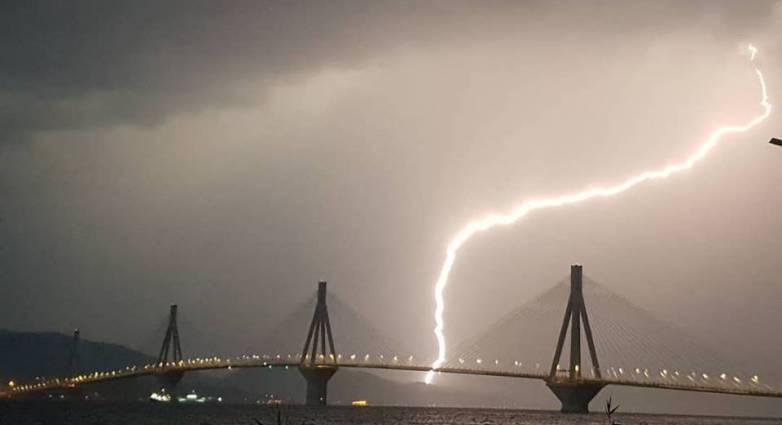 Αχαΐα: Απίστευτα ποσοστά βροχής στην Χαλάνδρίτσα, τα μεγαλύτερα στην Ελλάδα - Έπεσαν 7.000 κεραυνοί - ΧΑΡΤΗΣ