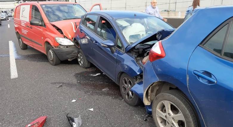 Πάτρα: Απίστευτη καραμπόλα 5 οχημάτων στο Πλατάνι!