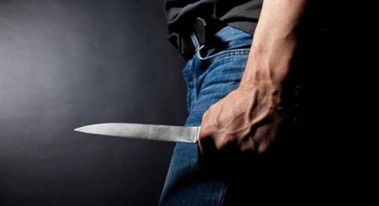 Δυτ. Ελλάδα: Αγριο επεισόδιο με νεαρούς – 24χρονος έβγαλε μαχαίρι και τραυμάτισε δύο άτομα