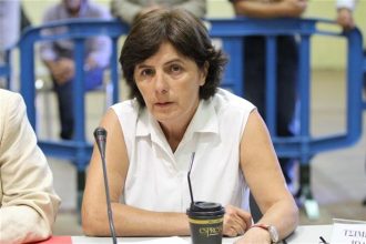 Να φάμε το Φάμελλο αν μας κοροϊδεύει, αλλά να σταματήσουμε τώρα να πίνουμε νερό από αμιαντοσωλήνες!