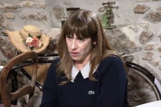 Κάτια Γκουλιώνη: «Μου δίνει κουράγιο όταν ο κόσμος συγκινείται με τη δουλειά μου»