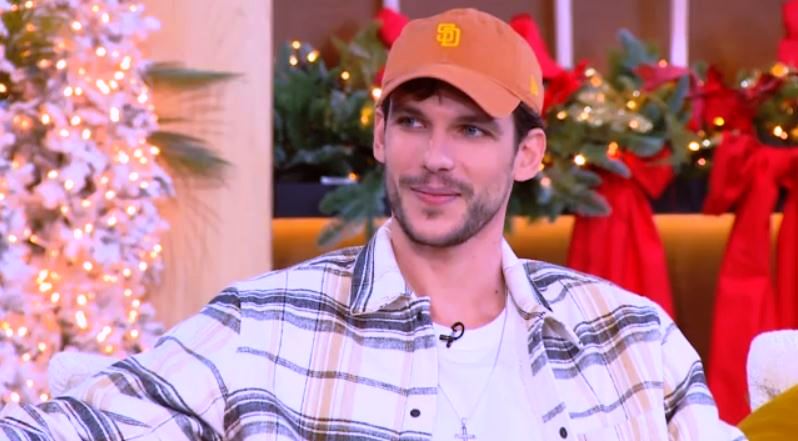 Βασίλης Μίχας: «Η συνεργασία μου με την Έλενα Χριστοπούλου είναι άψογη»