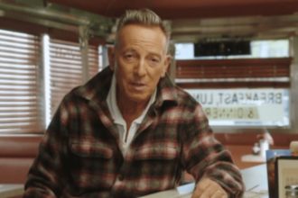 Κάμαλα Χάρις: Στηρίζει την υποψηφιότητα της και ο Μπρους Σπρίνγκστιν