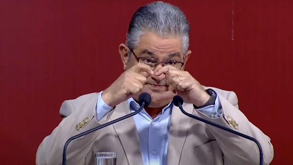 Ο Δ. Κουτσούμπας από την Πάτρα «τρόλαρε» με καρδούλα την Κωνσταντοπούλου