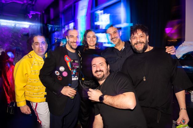 Το αδιαχώρητο στο πάρτυ του Πατρινού Καρναβαλιού στη Νέα Υόρκη