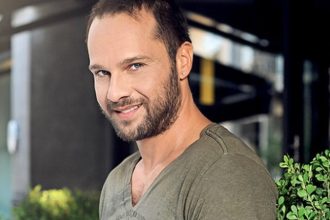 Μέμος Μπεγνής: «Βλέπουμε τον άλλο να πεθαίνει δίπλα μας και τον παίρνουμε βίντεο για το Instagram»