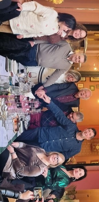 Πάτρα: Oι εργαζόμενοι του Τμήματος Ληξιαρχείου της Διεύθυνσης Διοίκησης και Δημοτικής Κατάστασης έκοψαν την πίτα τους