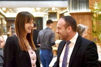 Η Έλενα Κουντουρά με τον Θέμη Μπάκα (ΦΩΤΟ)