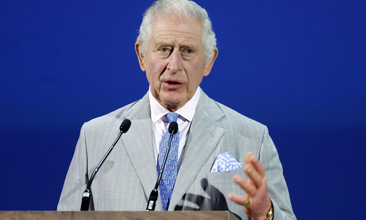 Η ιστορία πίσω από την ελληνική γραβάτα του Καρόλου που προκάλεσε αίσθηση