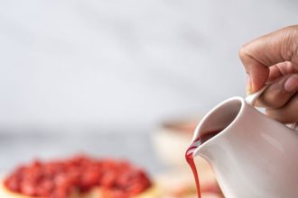 Τσίζκεϊκ με πασχαλινό κουλούρι