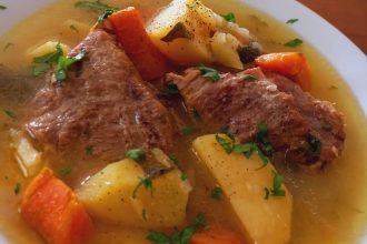 Χειμωνιάτικη σούπα με μοσχάρι και λαχανικά