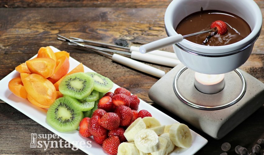 Φοντύ σοκολάτας με φρούτα