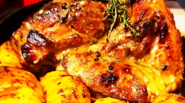 Χοιρινό κότσι στο φούρνο με γλάσο μελιού