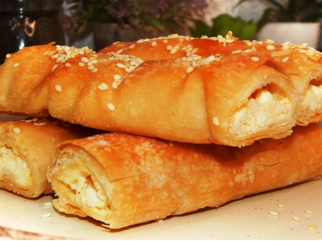 Χωριάτικα ρολάκια ζύμης