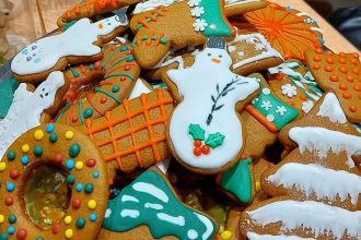 Mπισκότα με χρωματιστό γλάσο