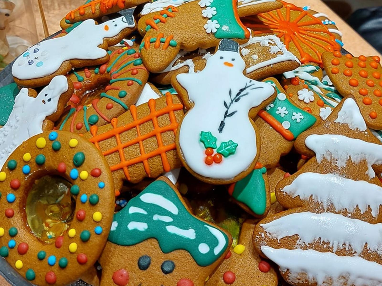 Mπισκότα με χρωματιστό γλάσο