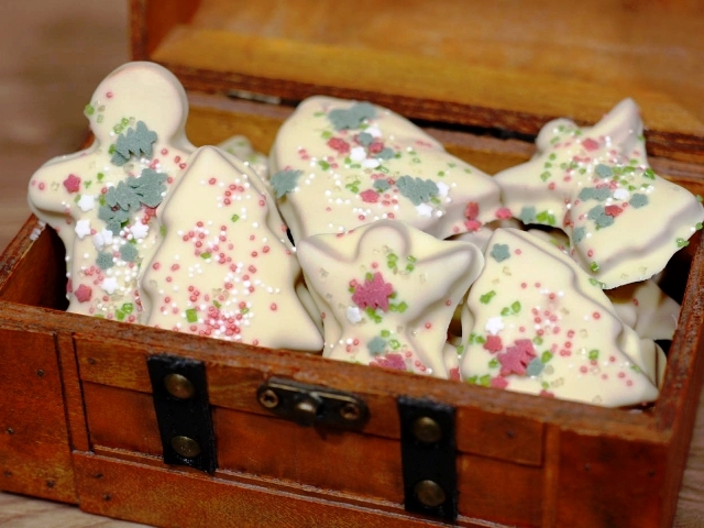 Μπισκότα με λευκή σοκολάτα