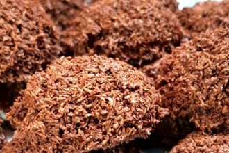 Οικονομικά σοκολατάκια με δύο υλικά