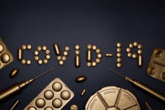Ο κορονοϊός γίνεται ανθεκτικός στα αντιιικά φάρμακα, διαπιστώνουν δύο νέες μελέτες
