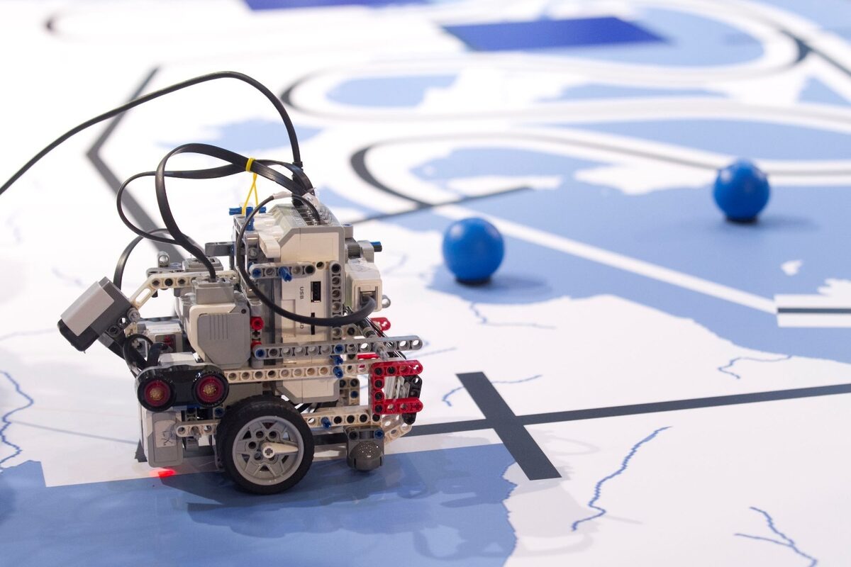 10ος Περιφερειακός Διαγωνισμός Εκπαιδευτικής Ρομποτικής!