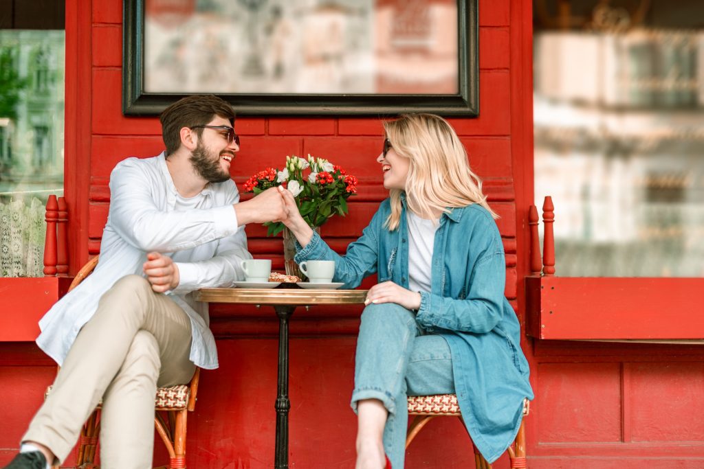 Πότε θα φύγετε… τρέχοντας από μία σχέση – Τα σημάδια στο πρώτο ραντεβού που πρέπει να προσέξετε